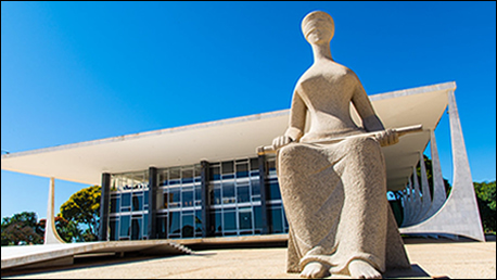 governos autoritários